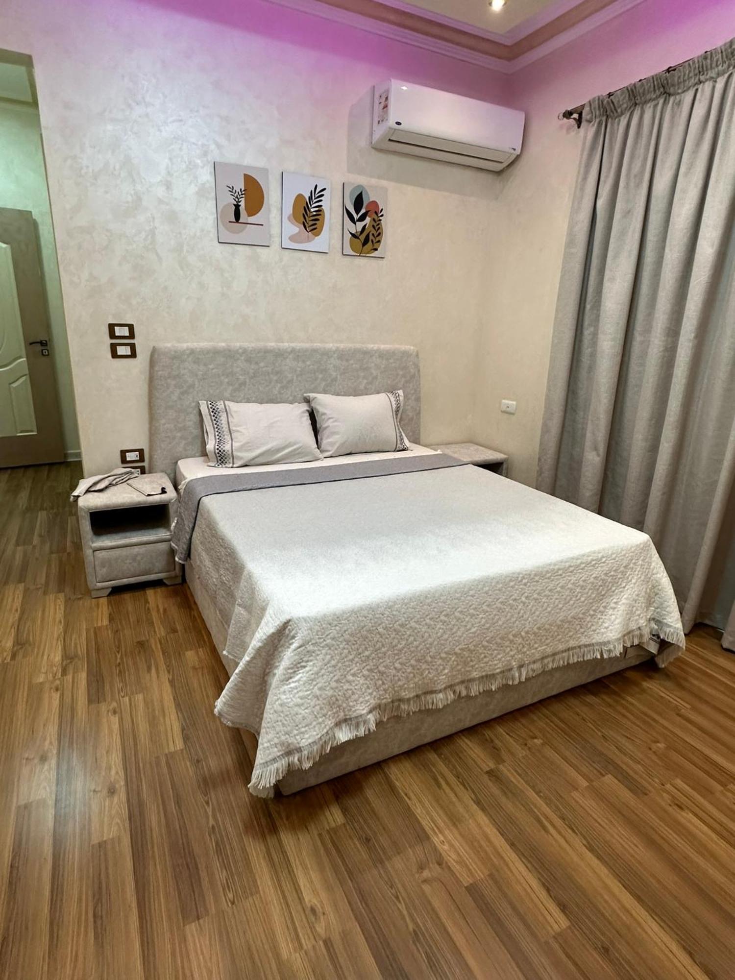 Apartment Eng01-luxury Hotel-style In East Of The Academy New Cairo